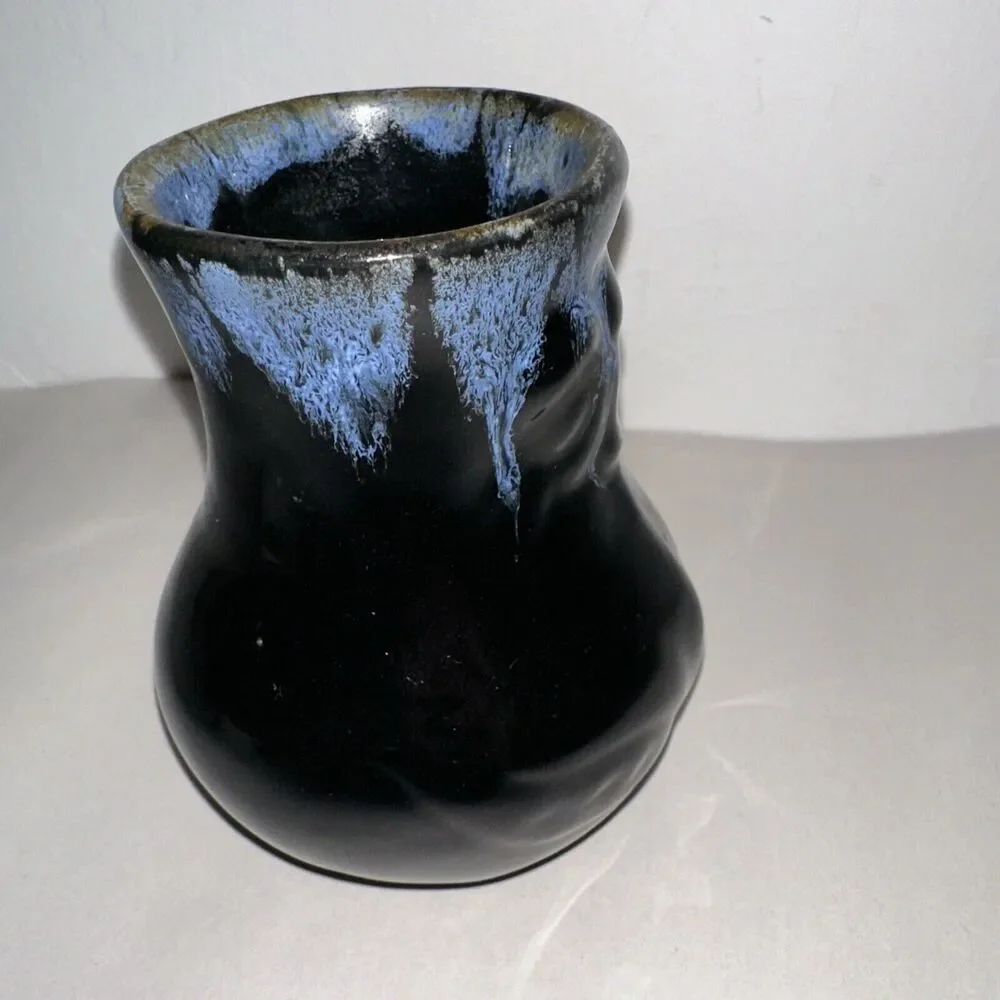 Signed ANNA VAN BRIGGLE Black Coneflower Bud Vase Blue Lava Drip Glazed Vintage
